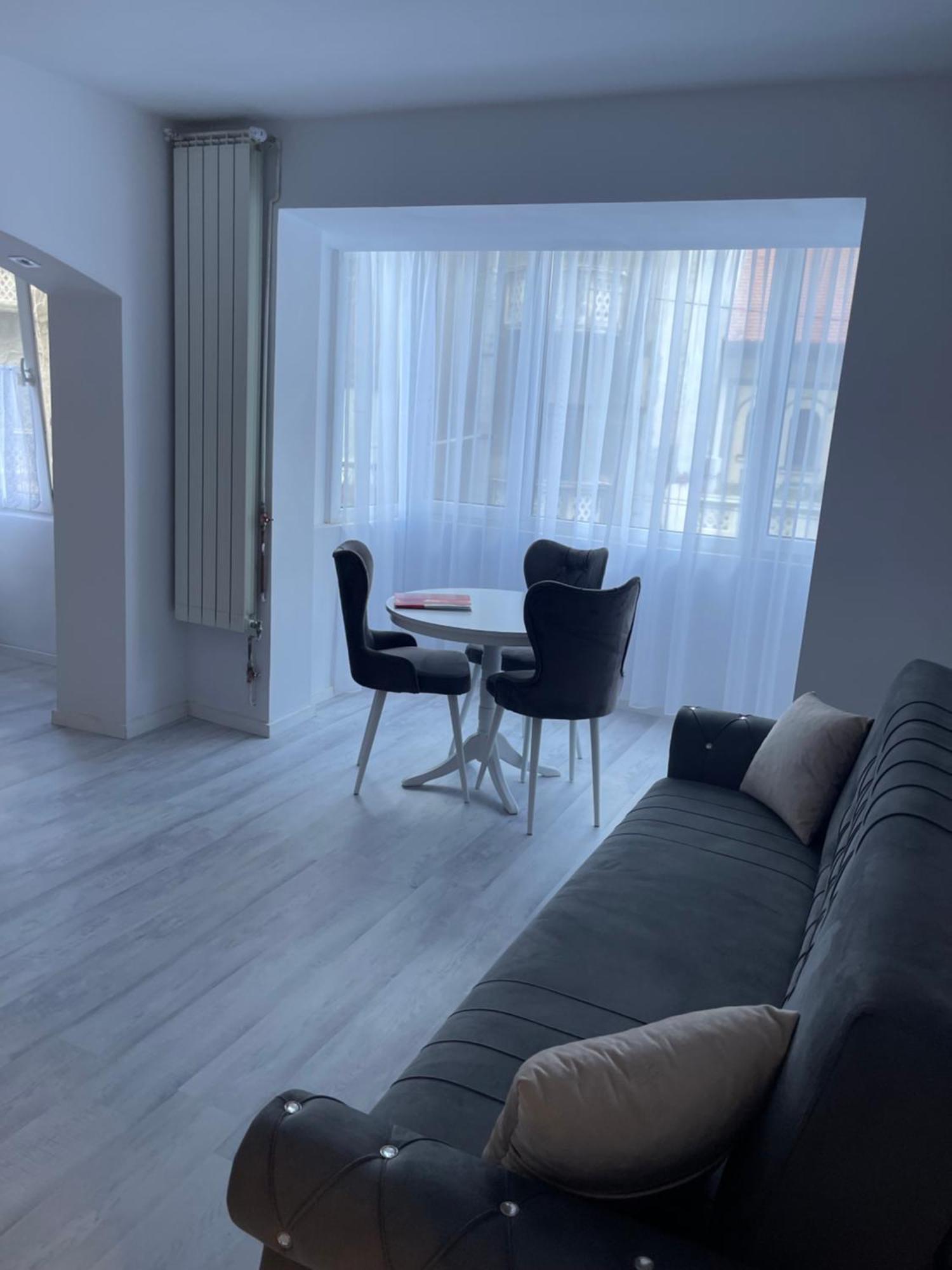Piata Mihail Kogalniceanu Nr 8 Apartament *